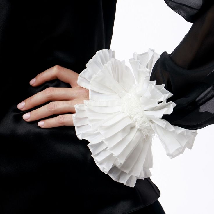 Gianna Cuffs _ Wolf & Badger